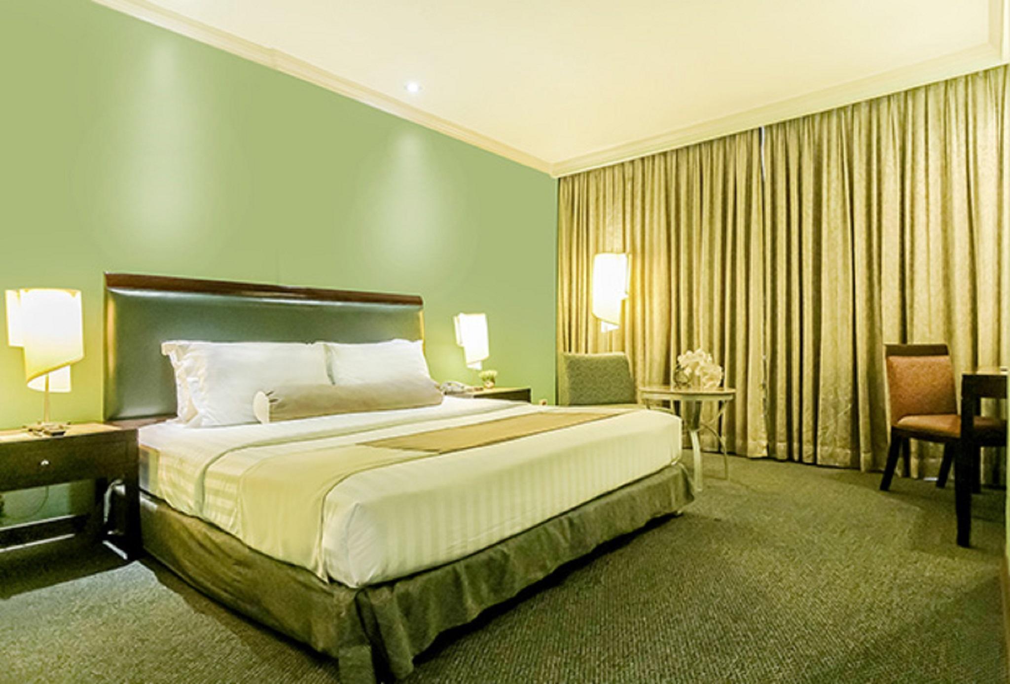 Makati Palace 4*