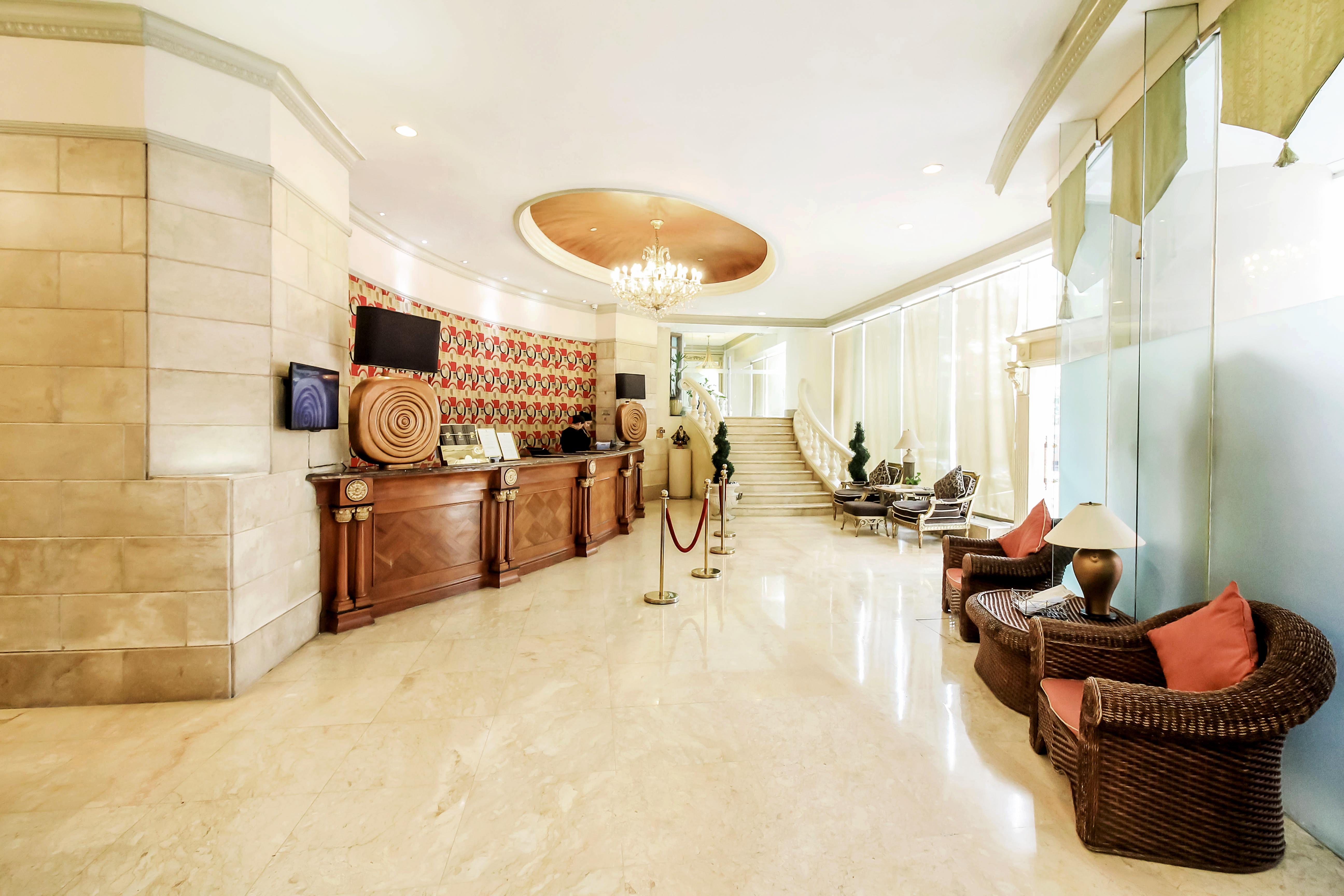 Makati Palace Hotel 4*