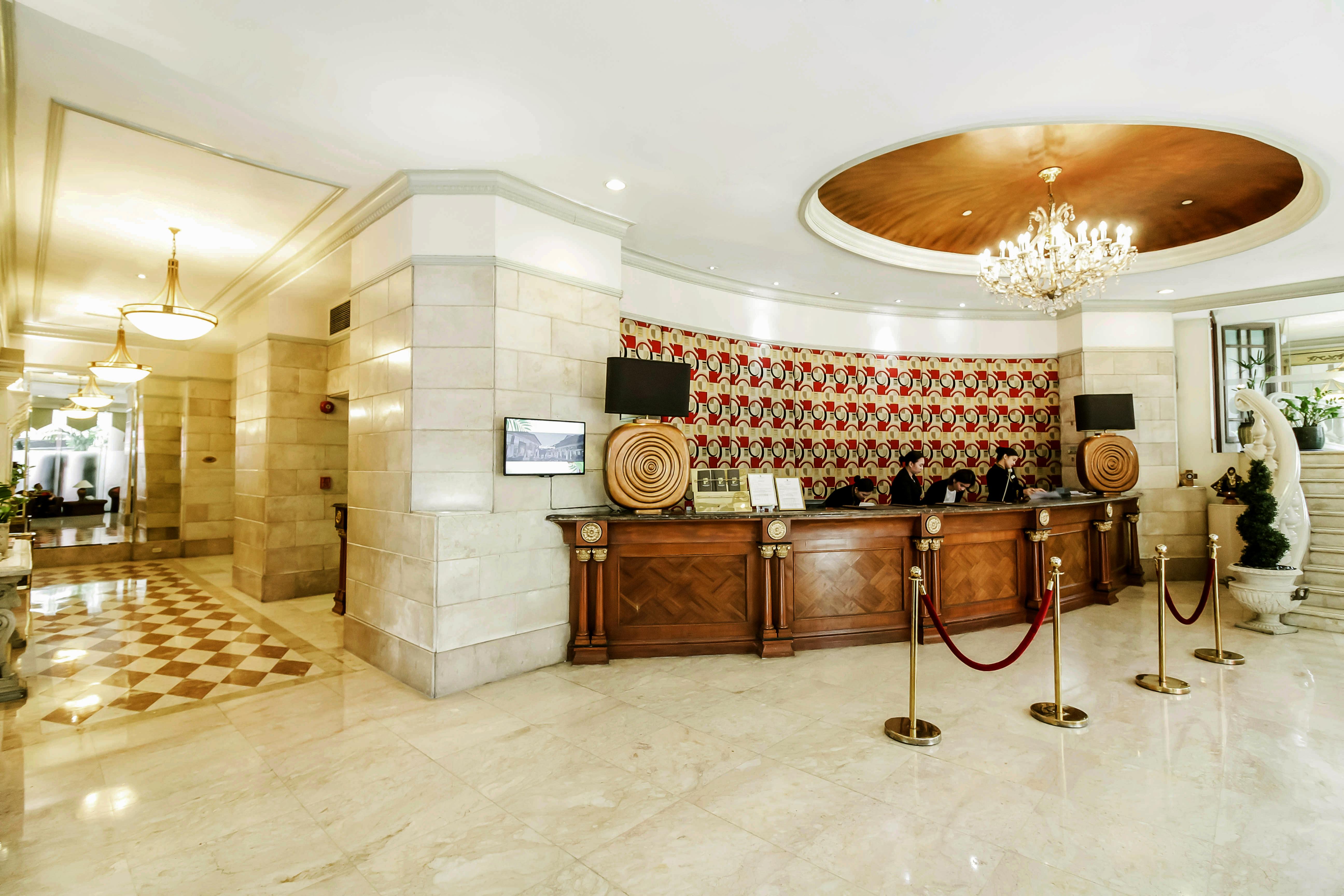 Makati Palace Hotel 4*