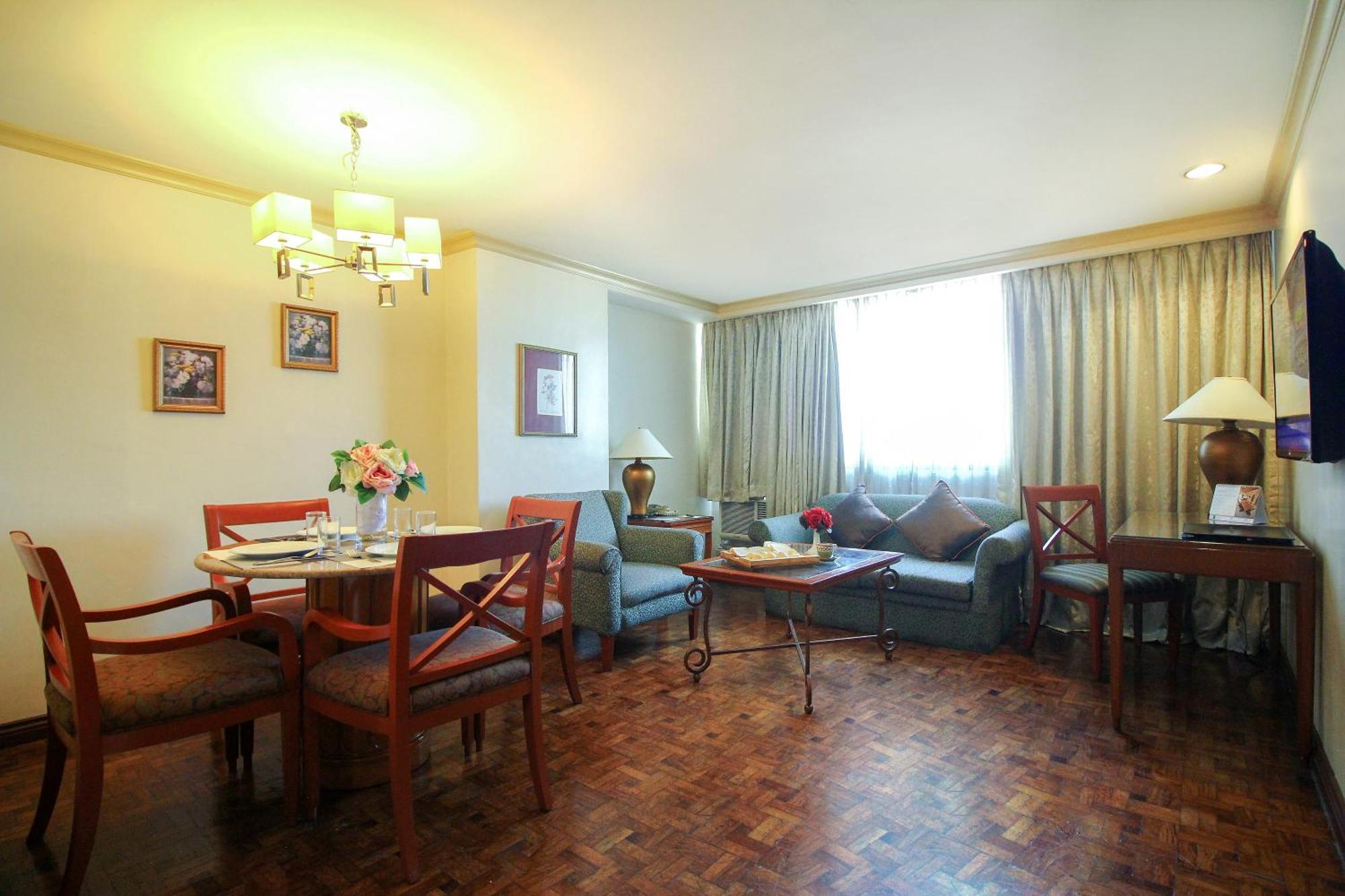Makati Palace 4*