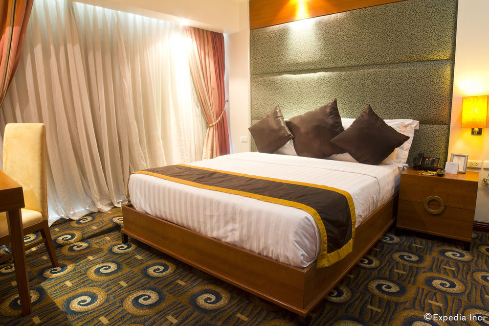 Hotel Makati Palace